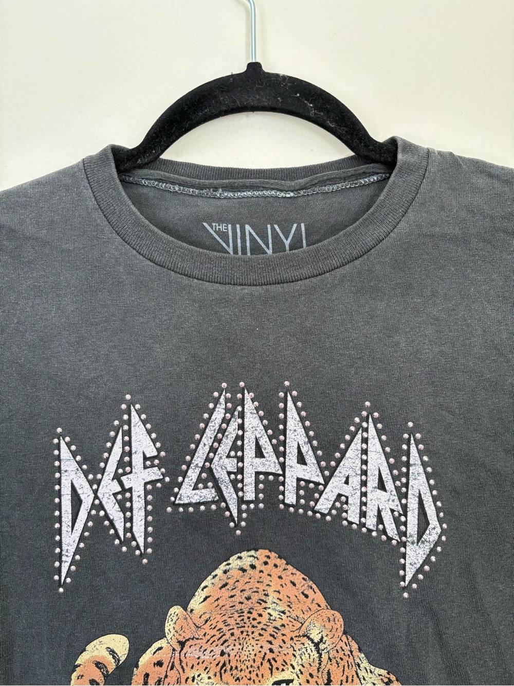 Def Leppard Band Graphic Tee Leopard and Rhinestone Size XS - Picture 7 of 13